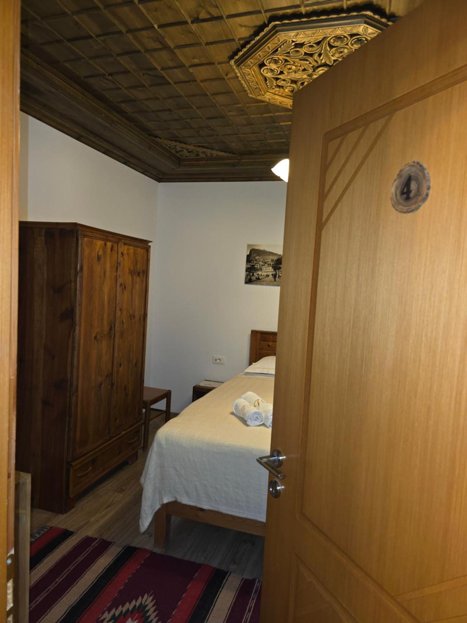 J.prifti Hotel *